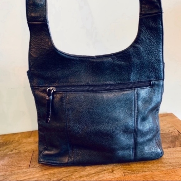 Tignanello 100% Leather Shoulder Bag in Black - Picture 3 of 7